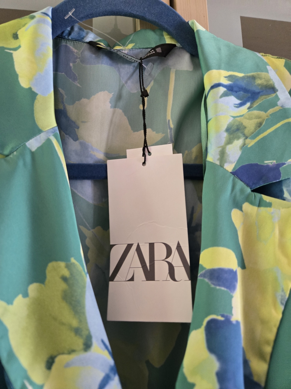 Zara, Floral Green V-Neck Jumpsuit Women Size Small. - Picture 3 of 8